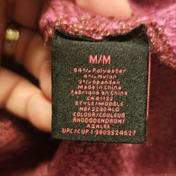 No Bounderies Woman's V-neckline Sweater NWT Suze Medium - Picture 10 of 10